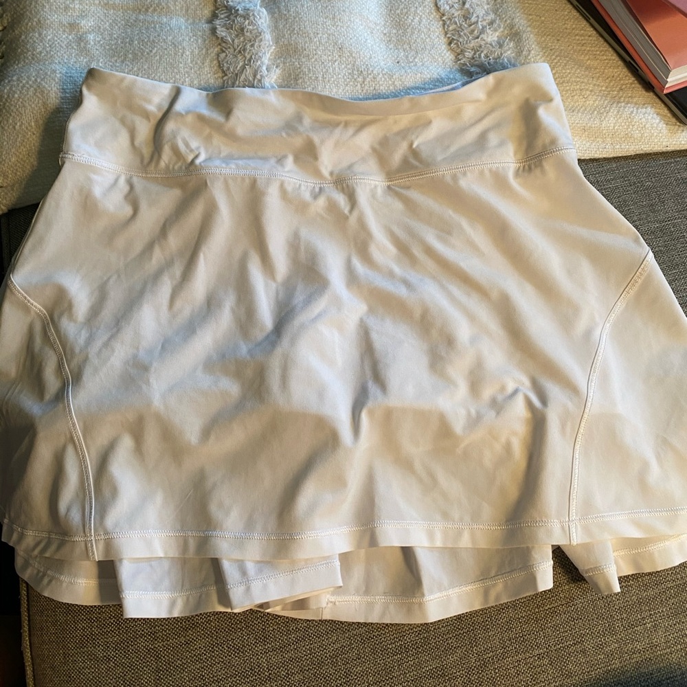 EUC lulu lemon skirt